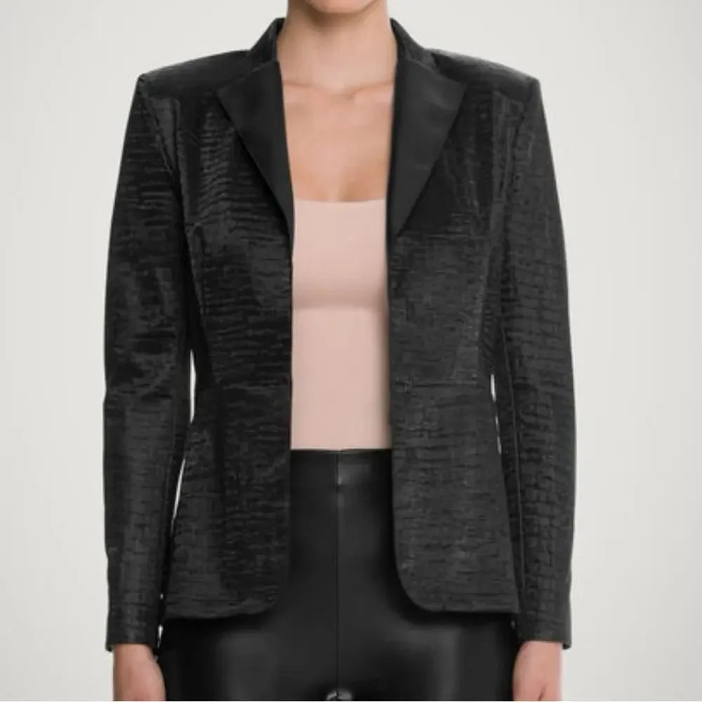 Wolford Black Croco fitted 3 button Blazer In size 6